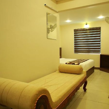 Kalathil Tourist Home Kunnamkulam Ngoại thất bức ảnh