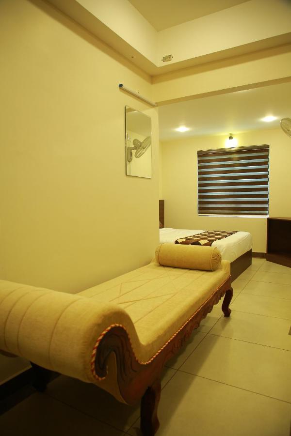 Kalathil Tourist Home Kunnamkulam Ngoại thất bức ảnh