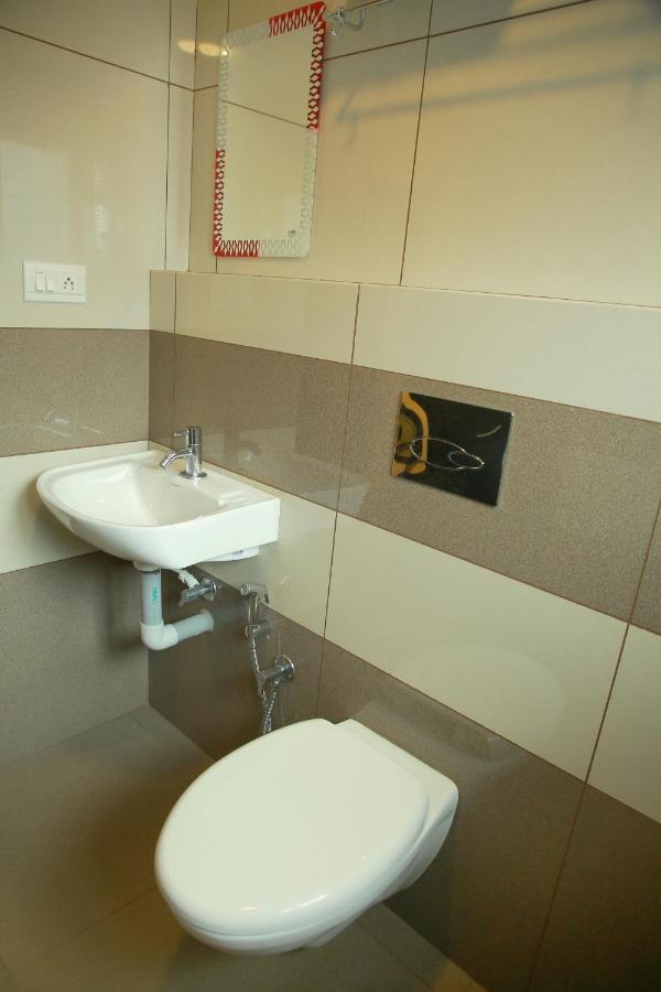 Kalathil Tourist Home Kunnamkulam Ngoại thất bức ảnh