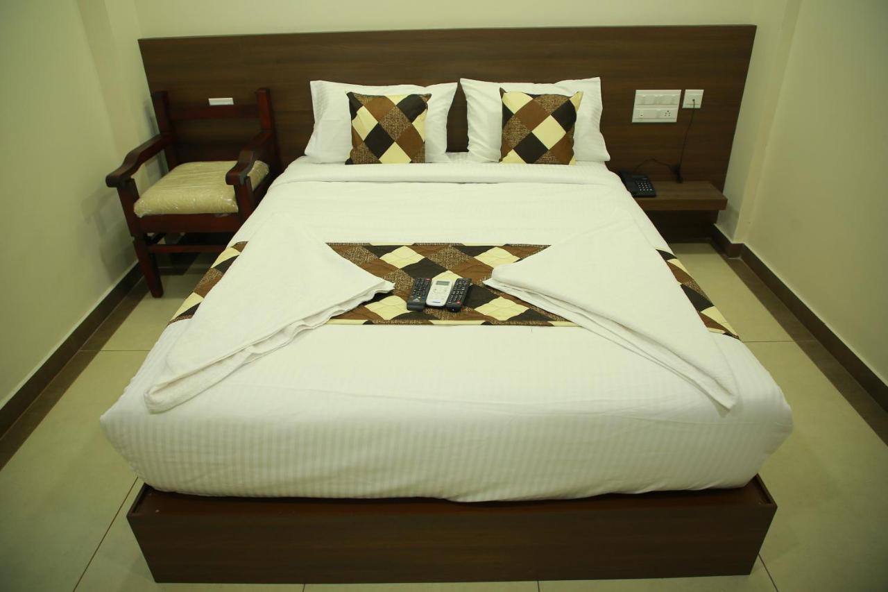 Kalathil Tourist Home Kunnamkulam Ngoại thất bức ảnh